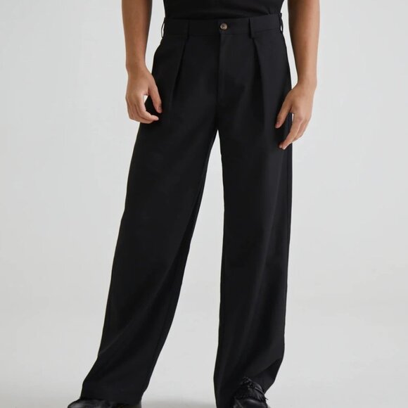 Versatile Black Pleated Pants - Picture 1 of 4